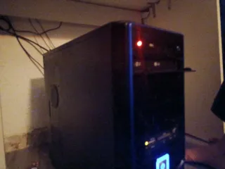 PC Torre Negra y Azul