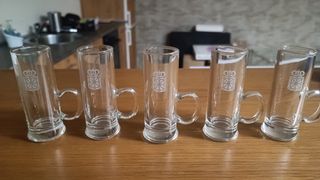 5 Vasos de chupito con escudo