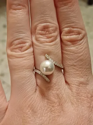 Anello con perla e zirconi