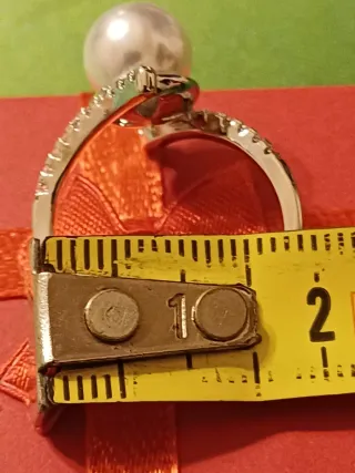 Anello con perla e zirconi