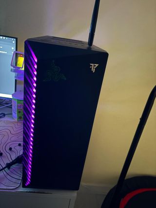 Torre Gaming + 2 Monitores