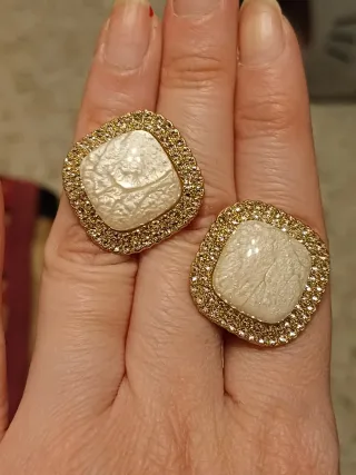 Orecchini madreperla con zirconi