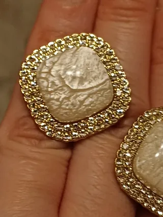 Orecchini madreperla con zirconi