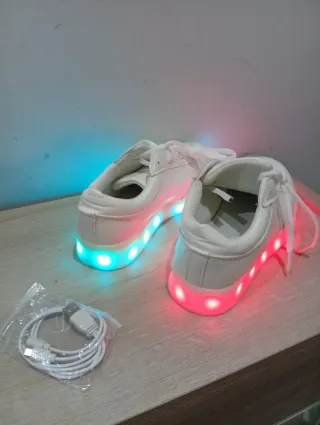 Zapatillas LED Talla 37 Blancas Rosas