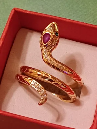 Anello Serpente color Oro con Pietre Rosse e Verdi