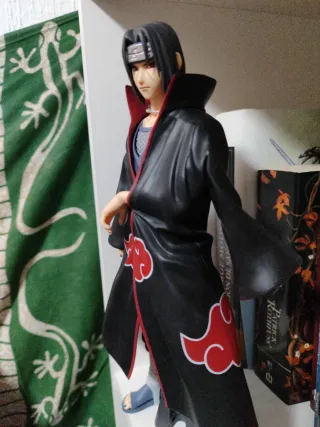 Figura Itachi Uchiha (Akatsuki) de la serie Naruto