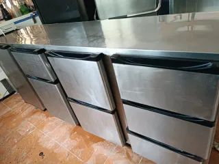 Bajomostrador con cajones