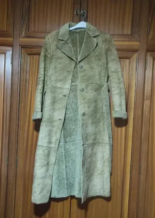 Abrigo largo grueso. Elegante. Es una M pero para