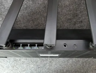 Router Xiaomi AX3600 con sistema OpenWrt