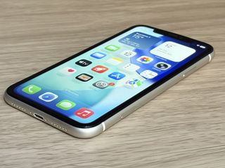 iPhone 11 Argento 128GB PERFETTO STATO batteria NUOVA