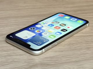 iPhone 11 Argento 128GB PERFETTO STATO batteria NUOVA