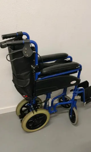 SILLA DE RUEDAS  plegable, Para persona Mayor
