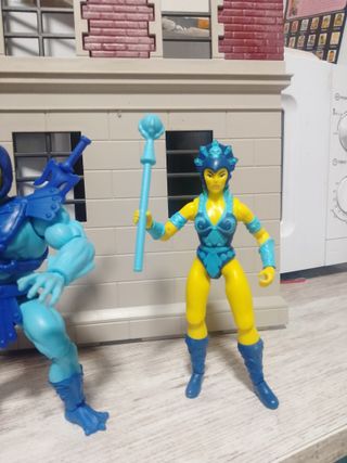 Motu Origins Skeletor scare glow evilyn Figuras