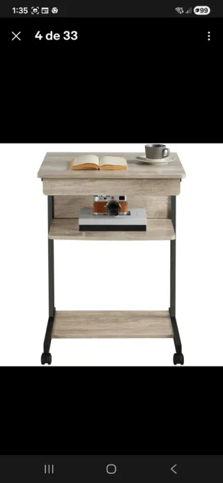 Mesa de ordenador con ruedas