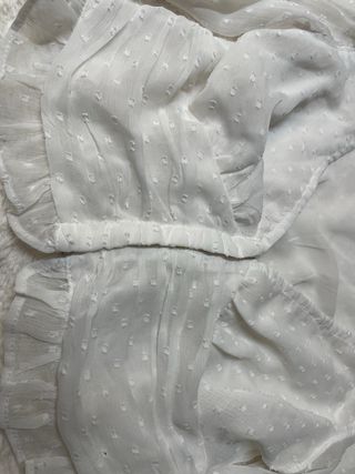 Blusa blanca con lunares