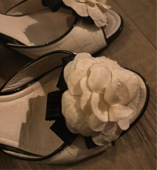 Tacones Chanel Blanco y Negro