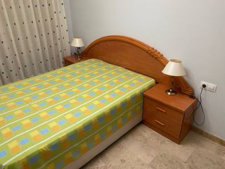 Cabezal,cómoda,2 mesitas de noche y espejo