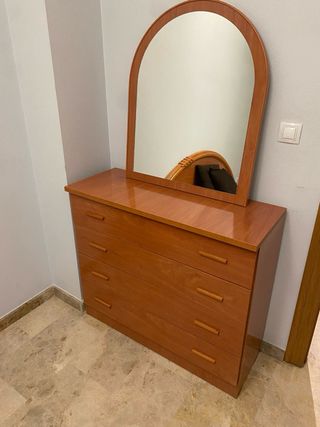 Cabezal,cómoda,2 mesitas de noche y espejo