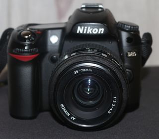 Cámara Nikon D80 Negra con Tele corto, de regalo