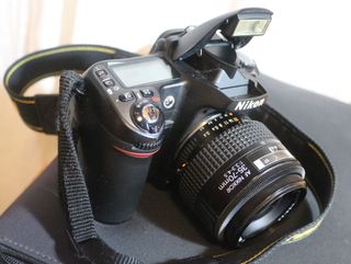 Cámara Nikon D80 Negra con Tele corto, de regalo