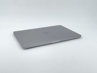 MacBook Pro 13" (2020) Intel Core i5 1.4GHz 4 núcleos - SSD 256GB - RAM 8GB - Gris Espacial