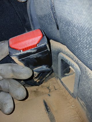 ENGANCHE CINTURON TRASERO IZQUIERDO RENAULT CLIO IV