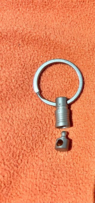 Llavero giratorio metal liberación rápida