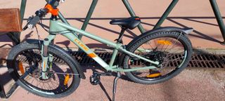 Bicicleta CUBE Acid 240