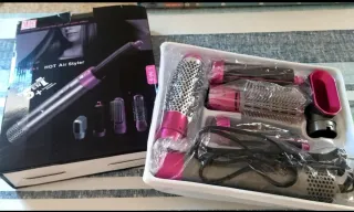 Asciugatrice con accessori per lo styling