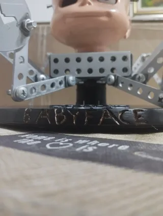 Babyface Custom – Figura articulada y posable