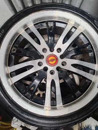 Llantas de coche con diseño deportivo