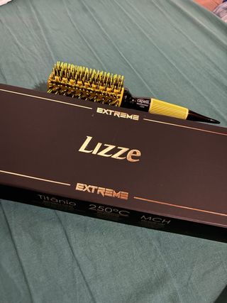 Prancha Lizze Extreme + Escova Profissional