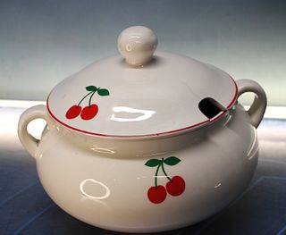 Sopera di porcellana San Claudio