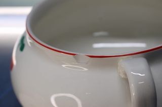 Sopera di porcellana San Claudio