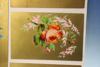 Cromos, estampas antiguas flores en fondo dorado 1900 - 1920.