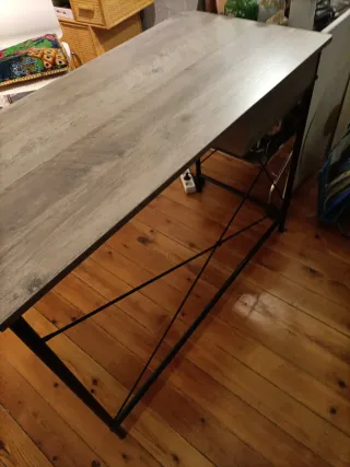 Escritorio Metal Negro y Madera bonito/ funcional