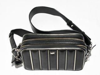 Bolso Michael Kors Negro con Detalles Plateados