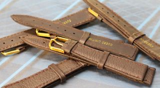 19. Correa de cuero marrón chocolate. 18 mm. Años 70, stock de relojería.