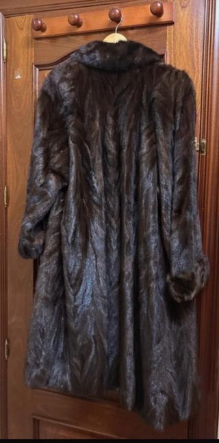 Abrigo de piel marrón de alta calidad