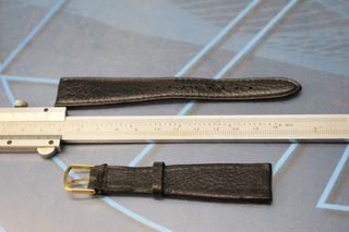 16. Correa de cuero negro extra larga. 20 mm. Años 70, stock de relojería.