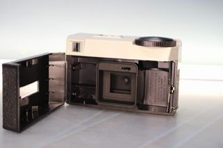 Cámara Kodak Instamatic 25. Con manual.