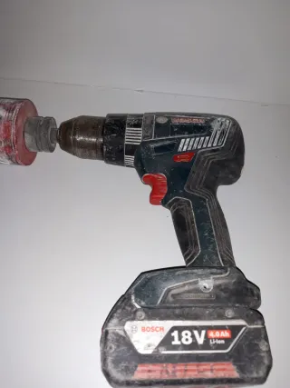 Taladro Bosch GSR 18V-LI+ bateria + Sierra de Coro