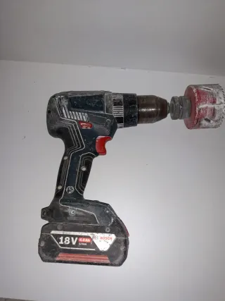 Taladro Bosch GSR 18V-LI+ bateria + Sierra de Coro