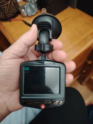 Cámara de vídeo para coche, filma y graba.