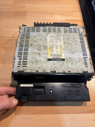 Alpine CDA-9852RR – Radio coche CD/MP3 (original)