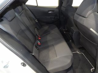 TOYOTA Corolla 1.8 125H ACTIVE TECH E-CVT