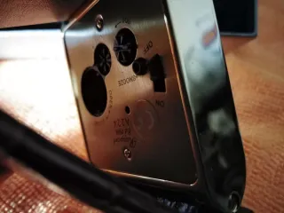 Reloj despertador piel cuero + NO ME OLVIDES PLATA