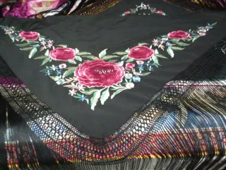 Mantones bordados
