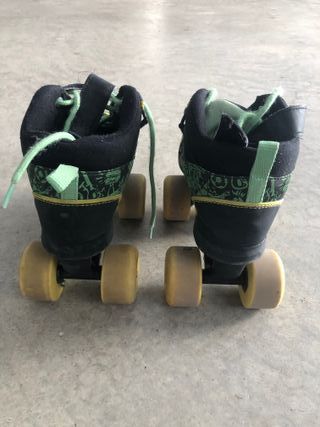 Patines negros cordones talla 30-31