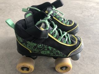 Patines negros cordones talla 30-31